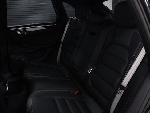 New 2026 Porsche Macan AWD/4WD image 27