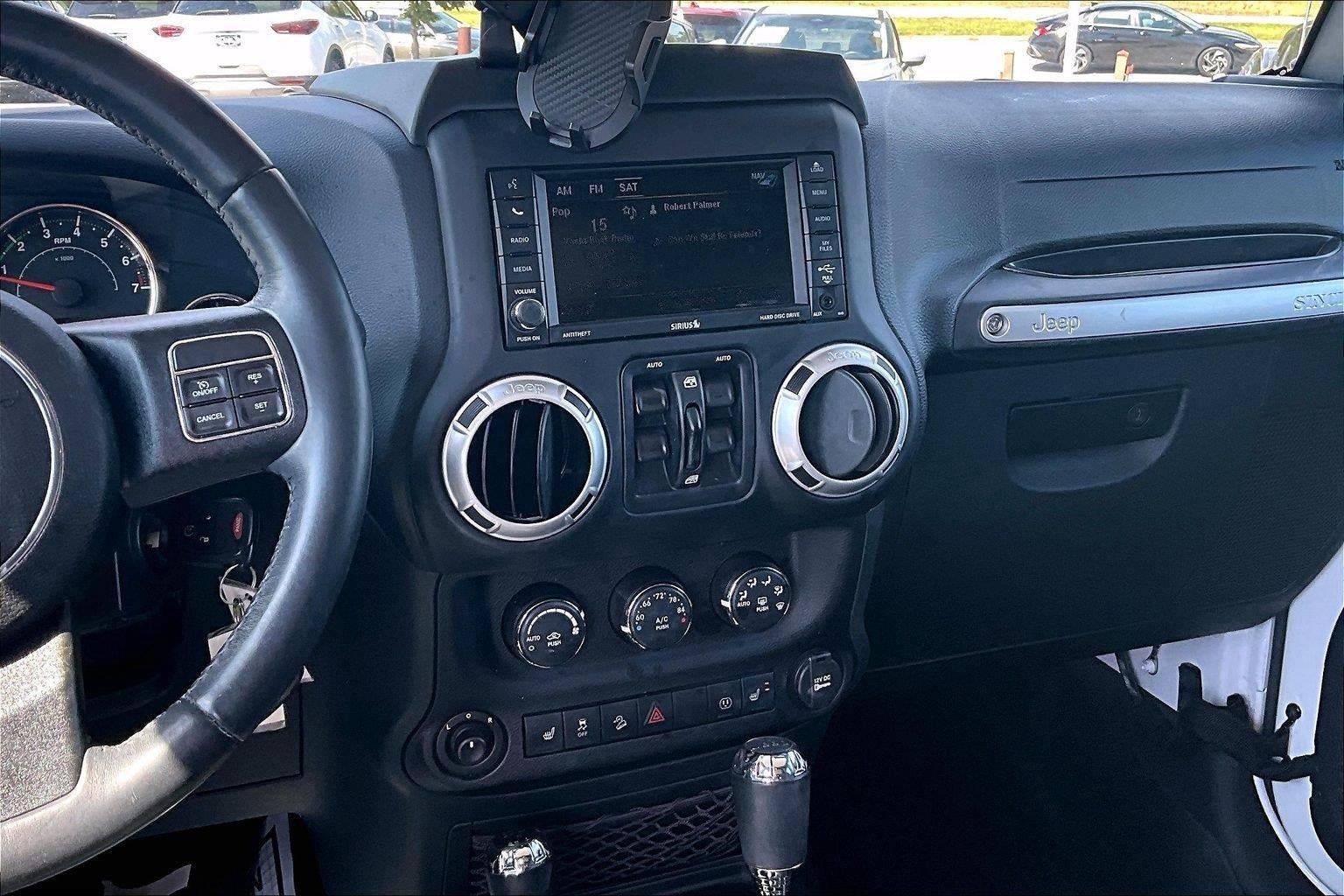 Used 2016 Jeep Wrangler Unlimited Sahara w/ Connectivity Group AWD/4WD image 6