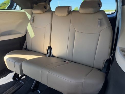 Used 2023 Toyota Sienna XLE image 20