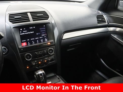 Used 2018 Ford Explorer XLT w/ Equipment Group 202A image 16