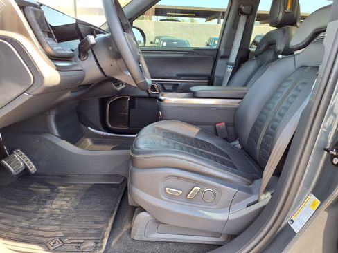 Used 2022 Rivian R1T Adventure AWD/4WD image 21