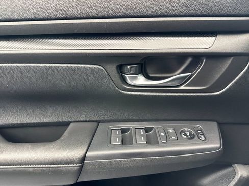 Used 2025 Honda CR-V LX image 10