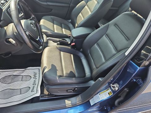 Used 2017 Volkswagen Jetta SEL FWD image 14