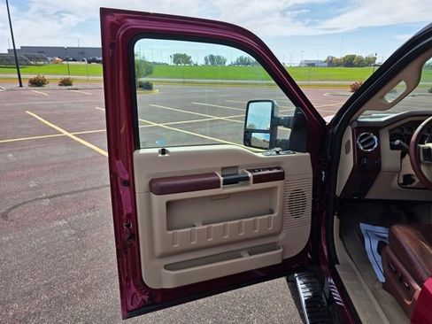 Used 2013 Ford F350 King Ranch w/ King Ranch w/Chrome Pkg image 4