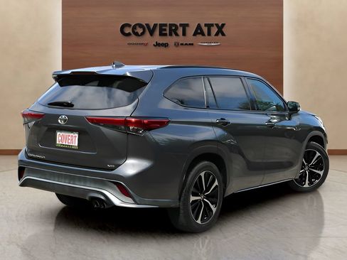 Used 2021 Toyota Highlander XSE FWD image 5