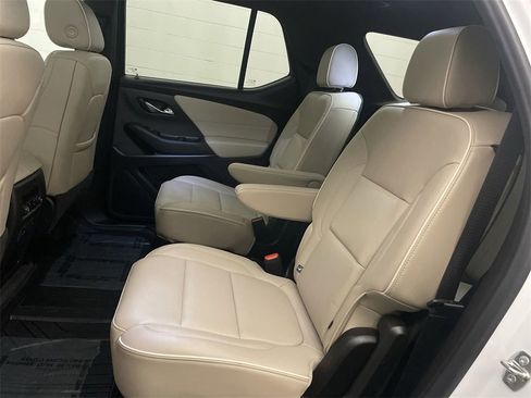 Used 2023 Chevrolet Traverse Premier image 20