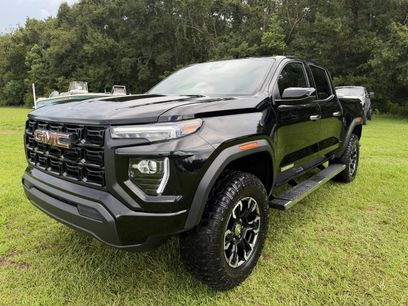 Used 2025 GMC Canyon Elevation