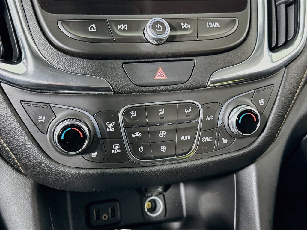 Used 2018 Chevrolet Equinox Premier FWD image 15