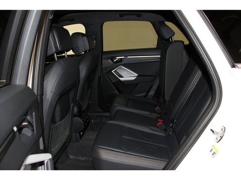 Used 2024 Audi Q3 2.0T Premium image 13