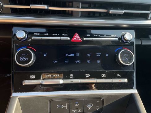 Used 2025 Hyundai Santa Fe SEL FWD image 38