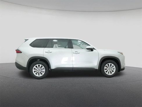 New 2026 Toyota Grand Highlander XLE image 27