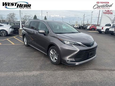 Certified 2024 Toyota Sienna XLE w/ XLE Plus Package AWD/4WD image 1