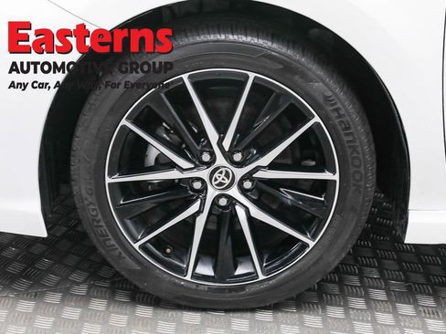 Used 2024 Toyota Camry SE image 32