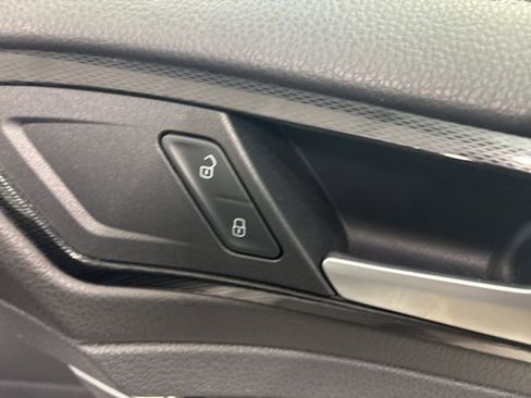 Used 2017 Volkswagen GTI Autobahn image 24