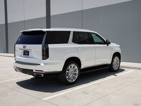 Used 2025 Cadillac Escalade Premium Luxury w/ LPO, Floor Liner Package AWD/4WD image 7
