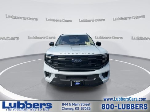 Used 2025 Ford Expedition Max Active RWD image 3