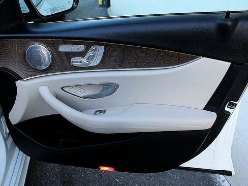 Used 2018 Mercedes-Benz E 300 image 23