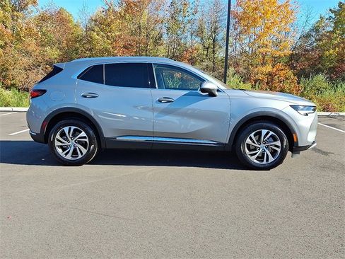 Used 2023 Buick Envision Essence image 8