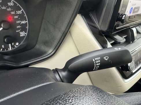 Used 2025 Toyota Corolla LE FWD image 24