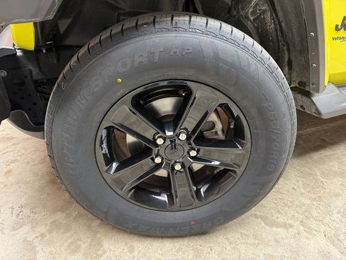 Used 2022 Jeep Wrangler Unlimited Sahara image 28