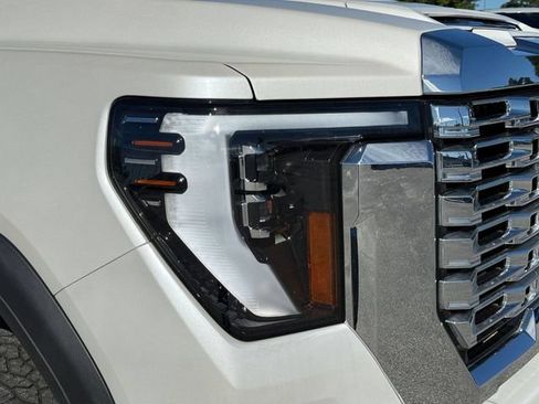 Certified 2024 GMC Sierra 2500 Denali w/ Denali Reserve Package AWD/4WD image 9