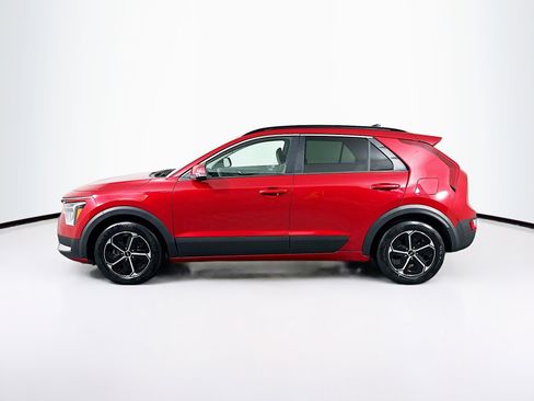Used 2023 Kia Niro EX image 4