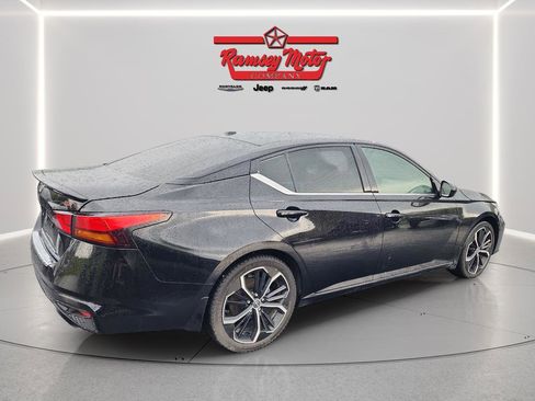 Used 2023 Nissan Altima 2.5 SR w/ SR Premium Package FWD image 5