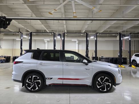 Used 2024 Mitsubishi Outlander Ralliart image 8