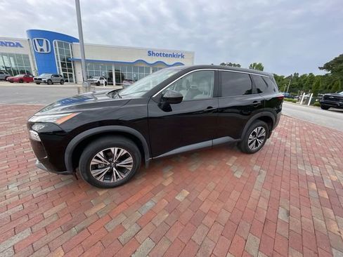 Used 2023 Nissan Rogue SV FWD image 14