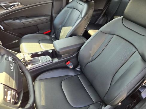 New 2026 Kia Sportage SX FWD image 17