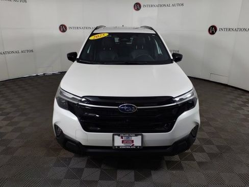 Used 2025 Subaru Forester Touring AWD/4WD image 2