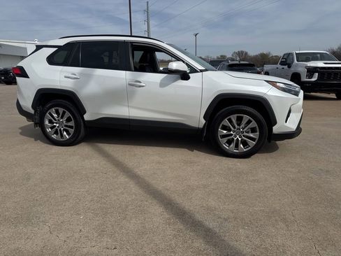 Used 2024 Toyota RAV4 XLE Premium image 5