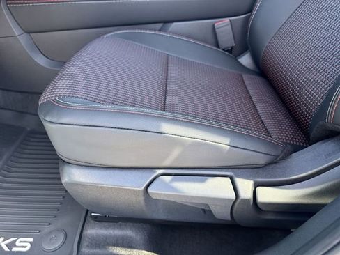 Used 2025 Nissan Kicks SR AWD/4WD image 27