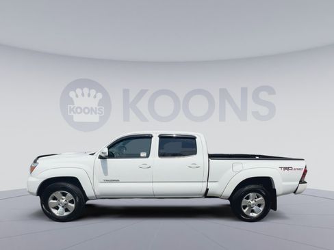 Used 2015 Toyota Tacoma 4x4 Double Cab w/ TRD Sport Package image 7