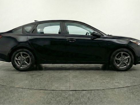 Used 2025 Kia K4 LXS image 9