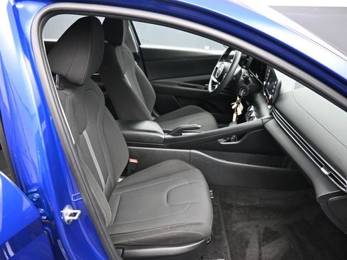 Certified 2023 Hyundai Elantra SE w/ Cargo Package image 24