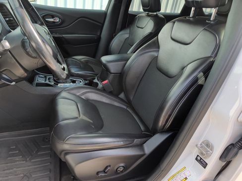 Used 2021 Jeep Cherokee Latitude Plus image 9