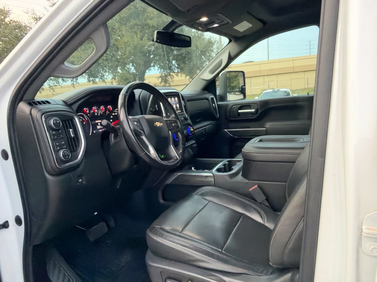 Used 2020 Chevrolet Silverado 2500 LTZ w/ LTZ Plus Package AWD/4WD image 3