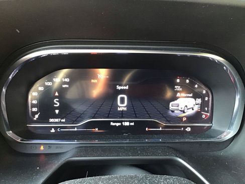 Used 2023 GMC Yukon AT4 w/ AT4 Premium Plus Package AWD/4WD image 13