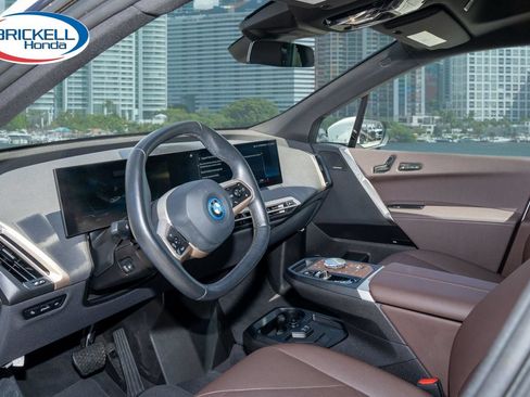 Used 2023 BMW iX xDrive50 w/ Premium Package AWD/4WD image 15