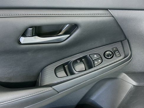 Used 2025 Nissan Sentra SV image 15