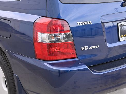 Used 2005 Toyota Highlander Limited AWD/4WD image 57