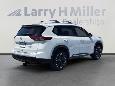 Certified 2024 Nissan Rogue Platinum w/ Platinum Premium Package AWD/4WD image 5