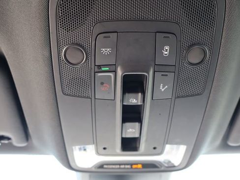 Used 2025 Audi Q3 2.0T Premium image 43