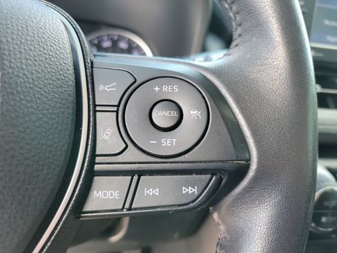 Used 2021 Toyota RAV4 XLE Premium FWD image 16