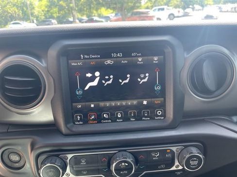 Used 2022 Jeep Gladiator Sport AWD/4WD image 21