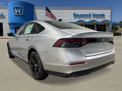 New 2025 Honda Accord SE image 3
