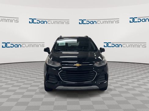 Used 2017 Chevrolet Trax LT w/ Driver Confidence Package image 3