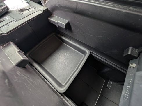 Used 2021 Toyota Highlander XLE image 36