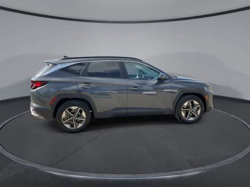 Used 2025 Hyundai Tucson SEL FWD image 9